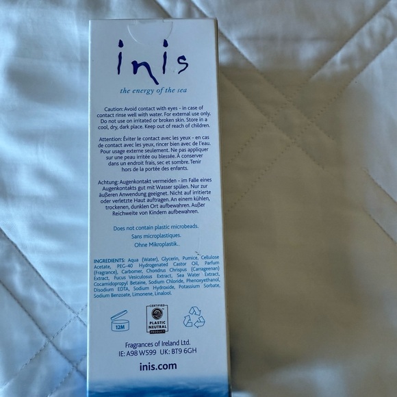 Inis Invigorating Body Scrub - Picture 3 of 4